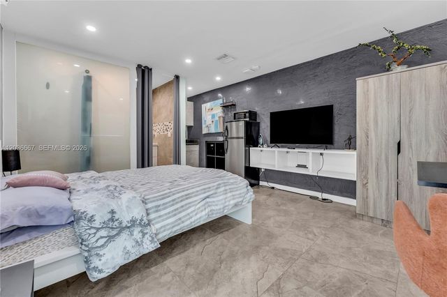 4008 NW 5th Ave, Oakland Park, FL 33309