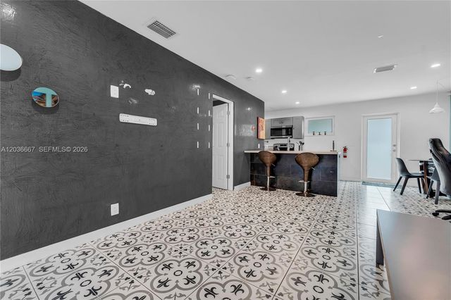 4008 NW 5th Ave, Oakland Park, FL 33309