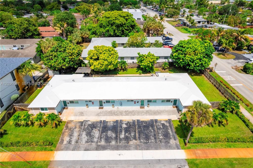 4008 NW 5th Ave, Oakland Park, FL 33309