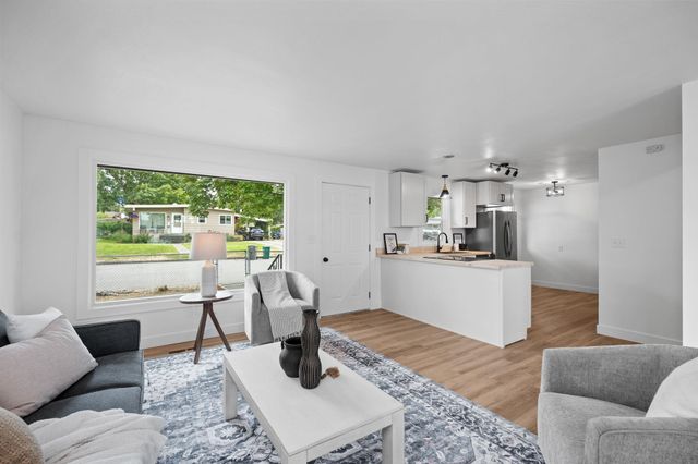 11617 E Augusta Ave, Spokane Valley, WA 99206