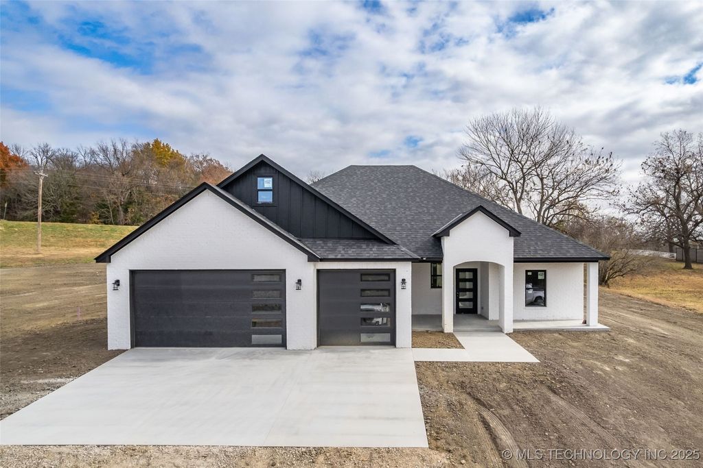 15439 N 55th West Avenue, Skiatook, OK 74070