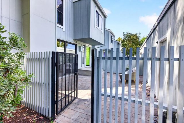 131 Ortega Avenue, Mountain View, CA 94040