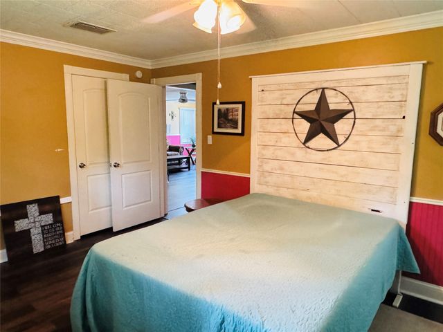 1007 N Johnson Street, Mineola, TX 75773