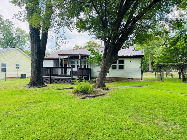 1007 N Johnson Street, Mineola, TX 75773