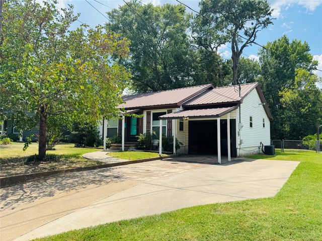 1007 N Johnson Street, Mineola, TX 75773