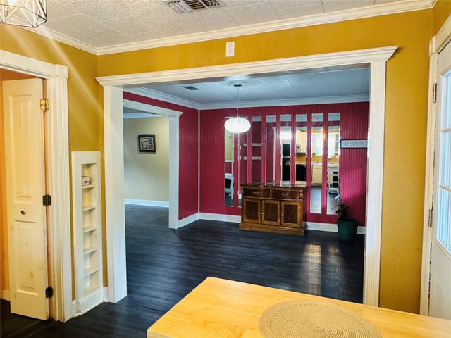1007 N Johnson Street, Mineola, TX 75773