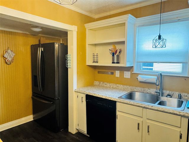 1007 N Johnson Street, Mineola, TX 75773