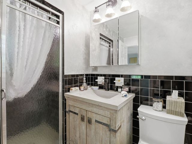 77 Old Stage Rd, Chelmsford, MA 01824