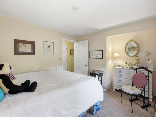 77 Old Stage Rd, Chelmsford, MA 01824