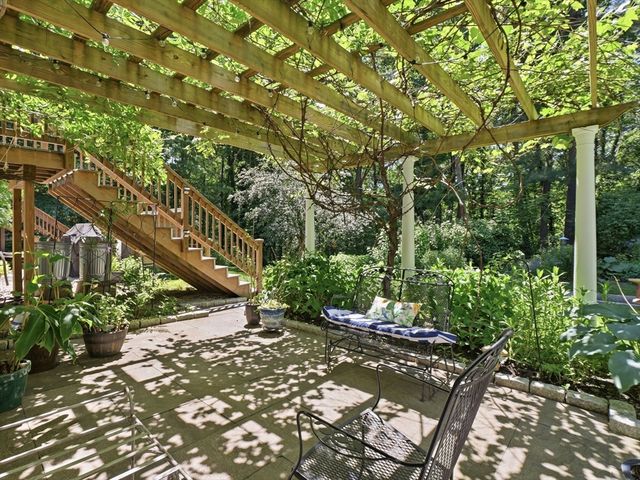 77 Old Stage Rd, Chelmsford, MA 01824