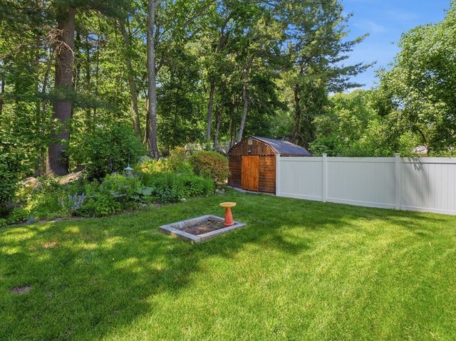 77 Old Stage Rd, Chelmsford, MA 01824