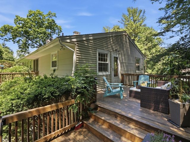 77 Old Stage Rd, Chelmsford, MA 01824