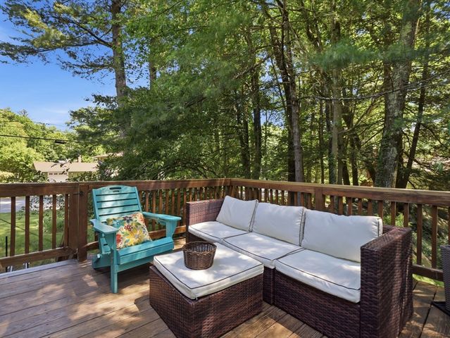 77 Old Stage Rd, Chelmsford, MA 01824