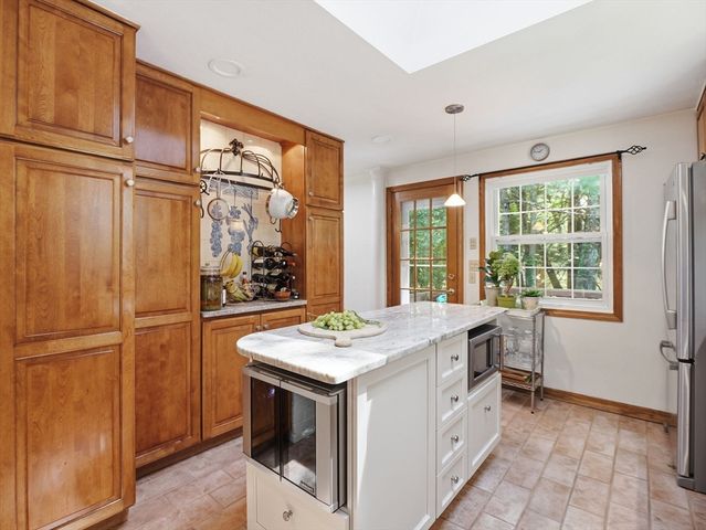 77 Old Stage Rd, Chelmsford, MA 01824
