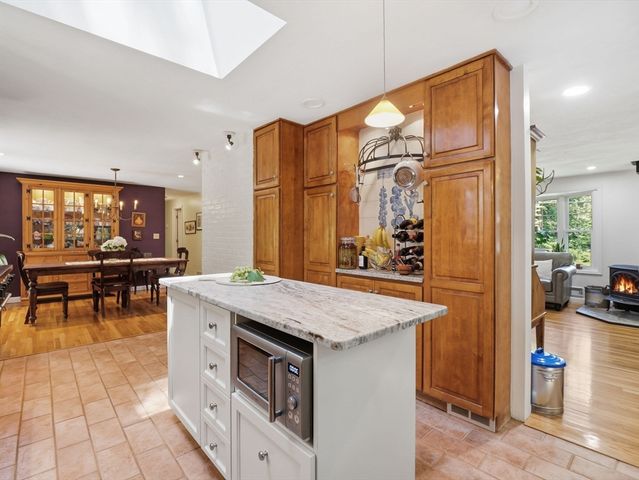 77 Old Stage Rd, Chelmsford, MA 01824