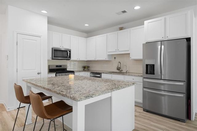 2874 Barnett Court NW, Atlanta, GA 30318