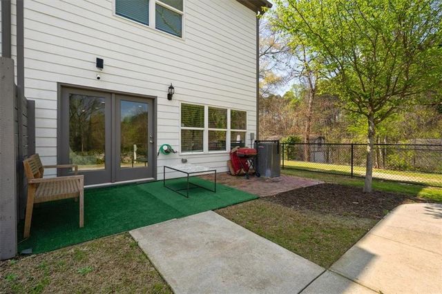 2874 Barnett Court NW, Atlanta, GA 30318