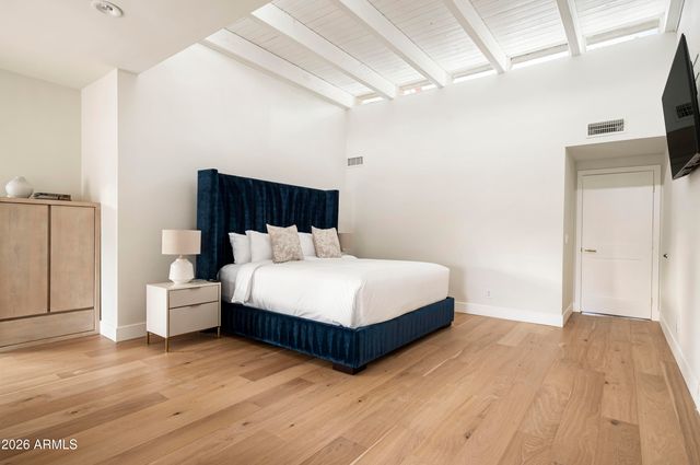 10111 E CHOLLA Street, Scottsdale, AZ 85260