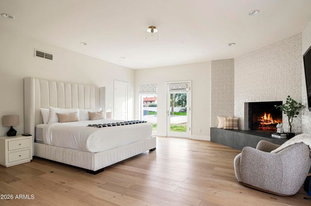 10111 E CHOLLA Street, Scottsdale, AZ 85260