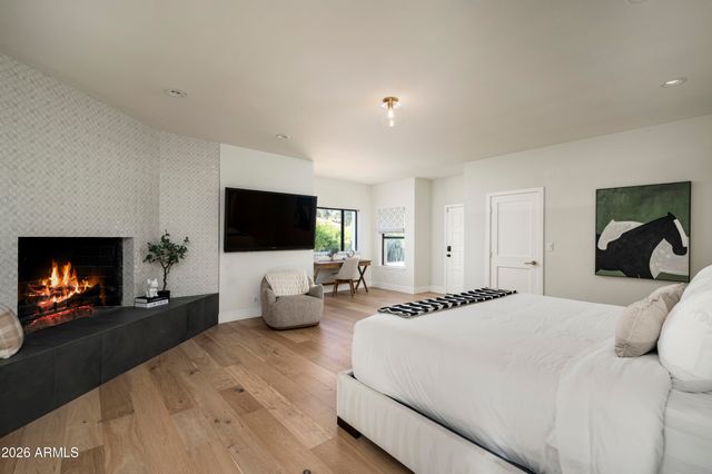 10111 E CHOLLA Street, Scottsdale, AZ 85260