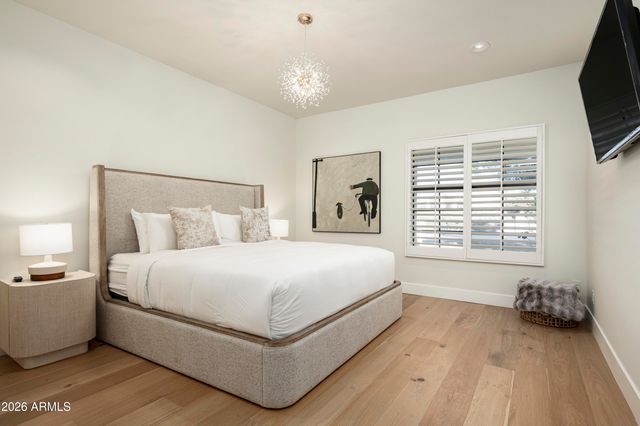 10111 E CHOLLA Street, Scottsdale, AZ 85260