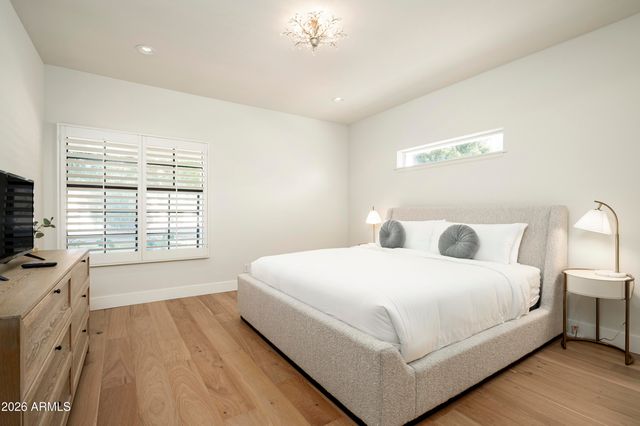 10111 E CHOLLA Street, Scottsdale, AZ 85260