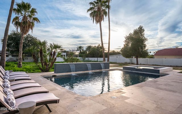 10111 E CHOLLA Street, Scottsdale, AZ 85260