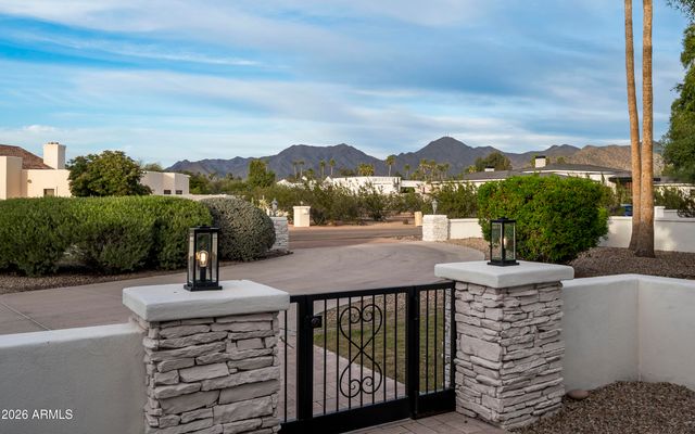 10111 E CHOLLA Street, Scottsdale, AZ 85260