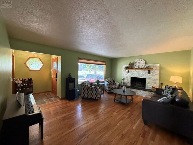 187 University Circle, Pueblo, CO 81005