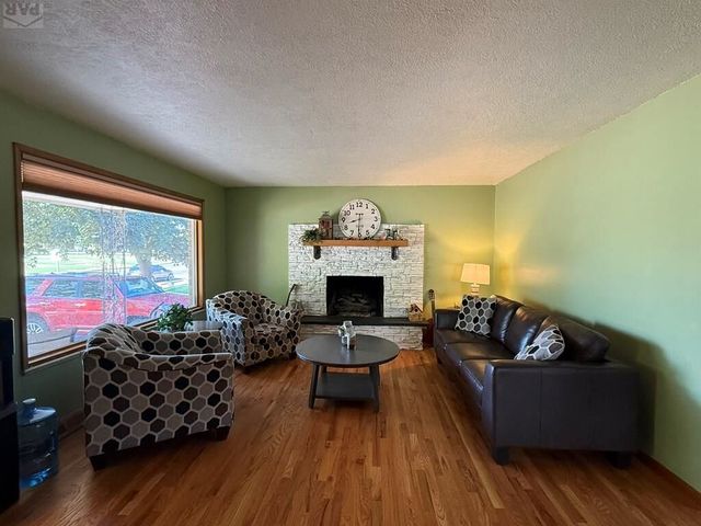 187 University Circle, Pueblo, CO 81005