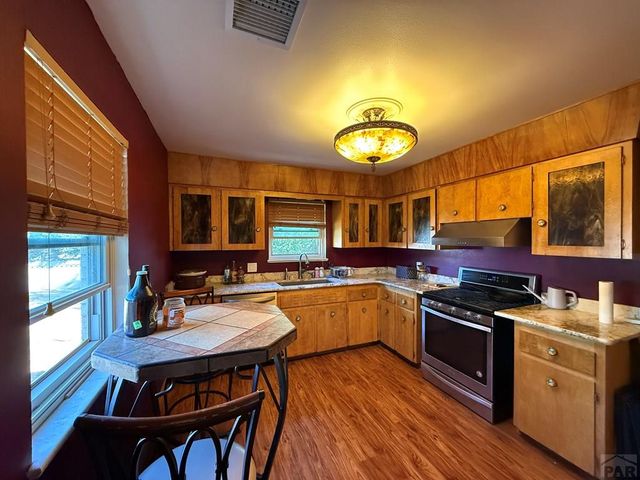 187 University Circle, Pueblo, CO 81005