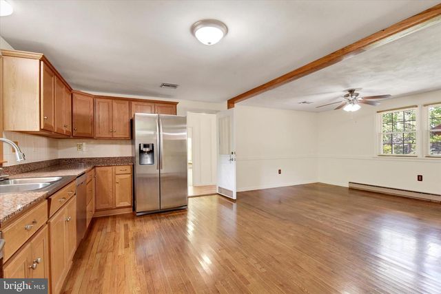 10 FIELD STONE DR, Mechanicsburg, PA 17050