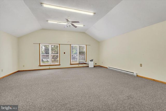 10 FIELD STONE DR, Mechanicsburg, PA 17050