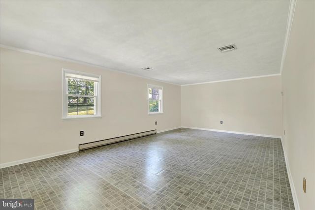10 FIELD STONE DR, Mechanicsburg, PA 17050