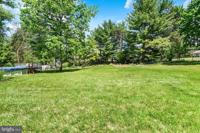 10 FIELD STONE DR, Mechanicsburg, PA 17050