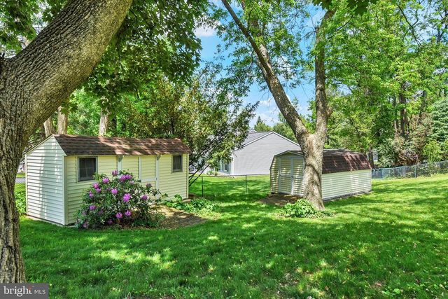 10 FIELD STONE DR, Mechanicsburg, PA 17050