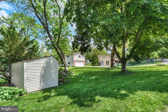 10 FIELD STONE DR, Mechanicsburg, PA 17050