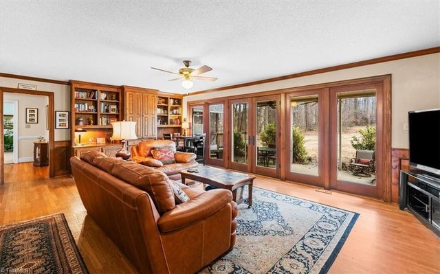 4103 Stonebrook Farms Road, Greensboro, NC 27406