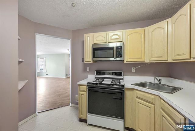 1144 Garrison Court, Mahwah, NJ 07430