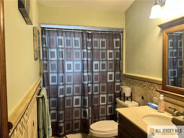 57 Frederick Place, Old Bridge, NJ 08857