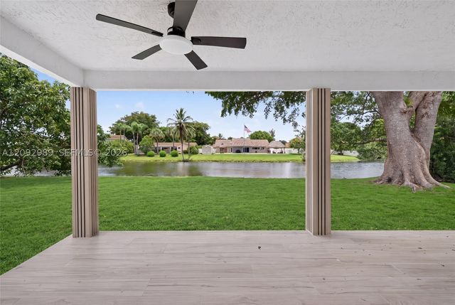 8668 SW 50th St, Cooper City, FL 33328