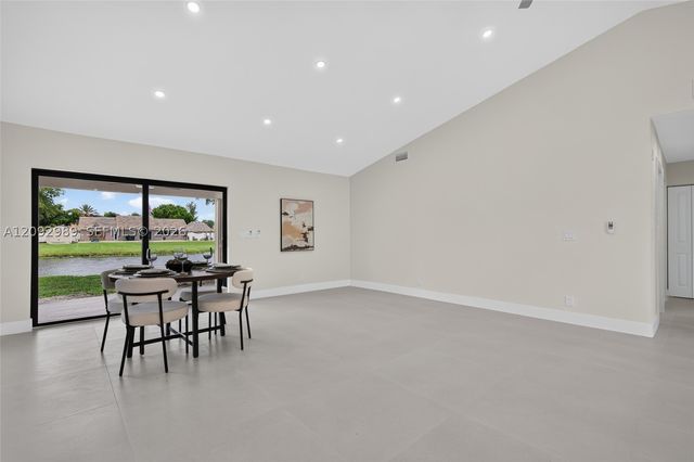 8668 SW 50th St, Cooper City, FL 33328