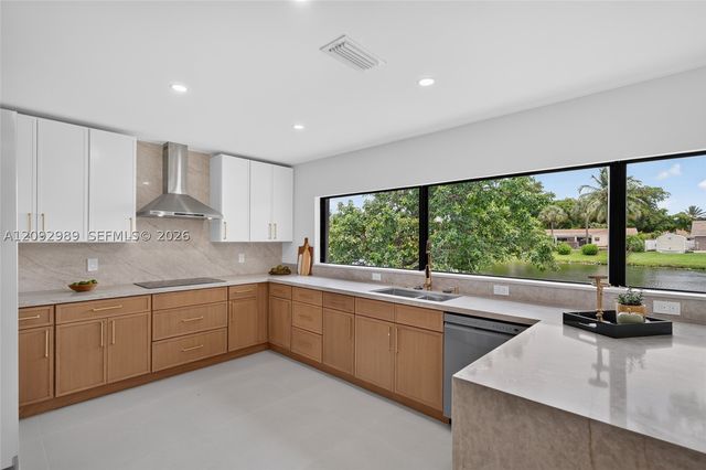 8668 SW 50th St, Cooper City, FL 33328