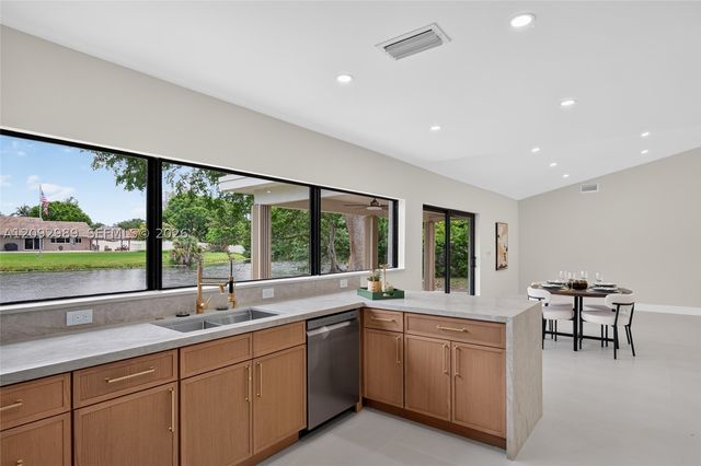 8668 SW 50th St, Cooper City, FL 33328