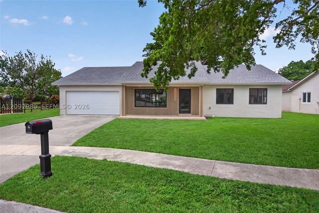 8668 SW 50th St, Cooper City, FL 33328