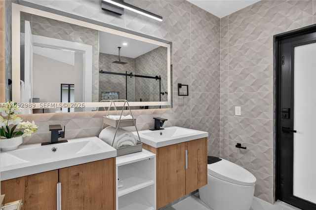 8668 SW 50th St, Cooper City, FL 33328