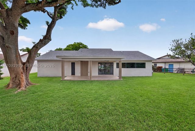 8668 SW 50th St, Cooper City, FL 33328