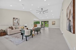 8668 SW 50th St, Cooper City, FL 33328