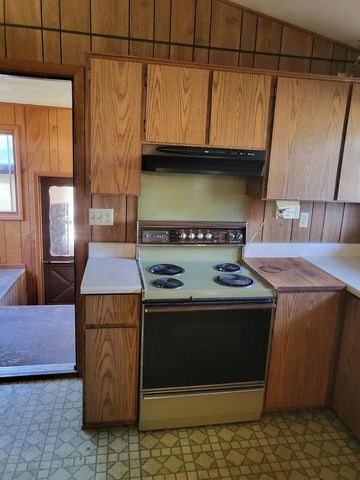 N11612 10th AVENUE, Necedah, WI 54646