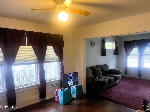 1928 Broad Street, Schenectady, NY 12306